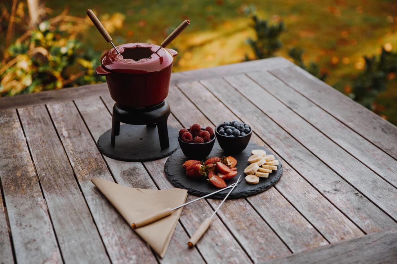 Luxury Glamping Chocolate Village Марібор Екстер'єр фото