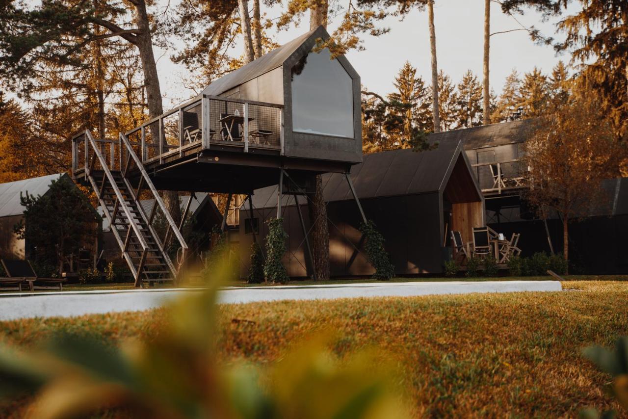 Luxury Glamping Chocolate Village Марібор Екстер'єр фото